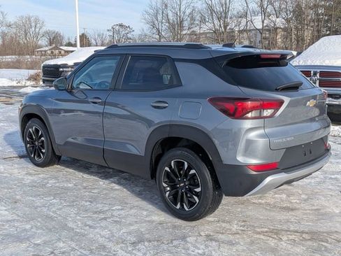 Used 2021 Chevrolet TrailBlazer LT image 3