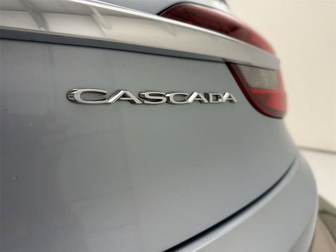 Used 2019 Buick Cascada Premium image 18