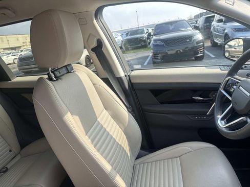 Used 2025 Land Rover Discovery Sport S image 11