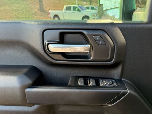 Used 2024 Chevrolet Silverado 2500 Custom w/ Custom Value Package image 14