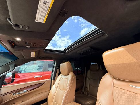 Used 2017 Cadillac Escalade Platinum AWD/4WD image 20