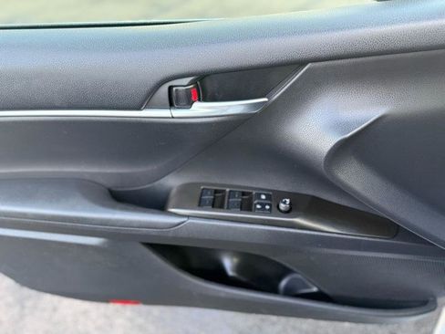 Used 2023 Toyota Camry SE FWD image 12