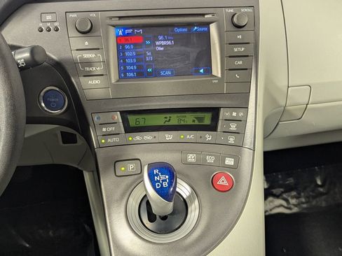 Used 2015 Toyota Prius Two FWD image 18