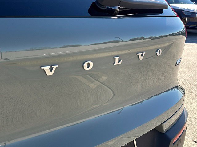 Certified 2025 Volvo XC40 B5 Plus w/ Protection Package Premier AWD/4WD image 37