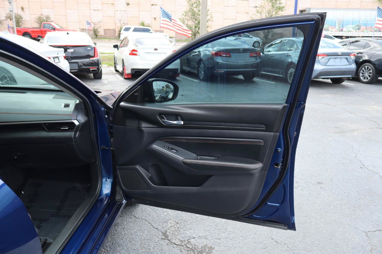 Used 2020 Nissan Altima 2.5 SR FWD image 12