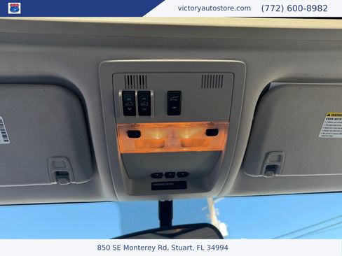 Used 2010 Cadillac Escalade Luxury image 31