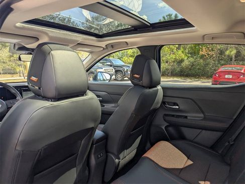 Used 2025 Nissan Kicks SR w/ SR Premium Package image 23