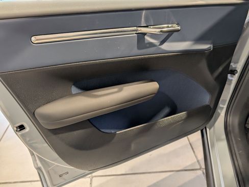 New 2025 Volvo EX30 Plus w/ Protection Package Premier image 5