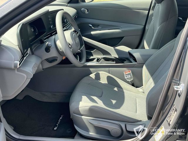 New 2026 Hyundai Elantra SE FWD image 10