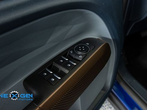 Used 2023 Ford Maverick Lariat image 12