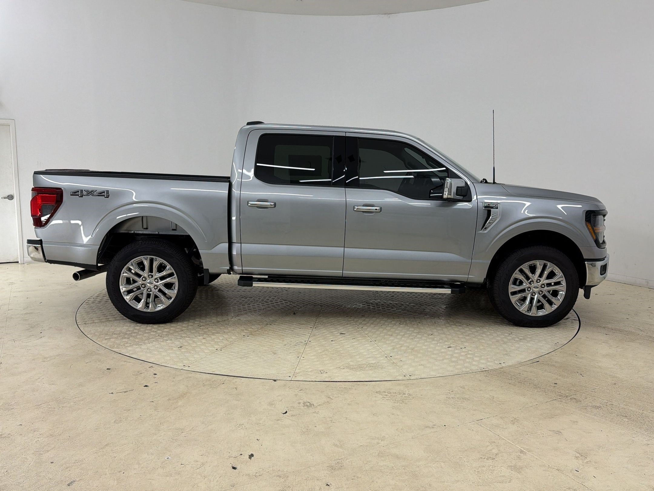 New 2026 Ford F150 XLT w/ Equipment Group 302A MID AWD/4WD image 8