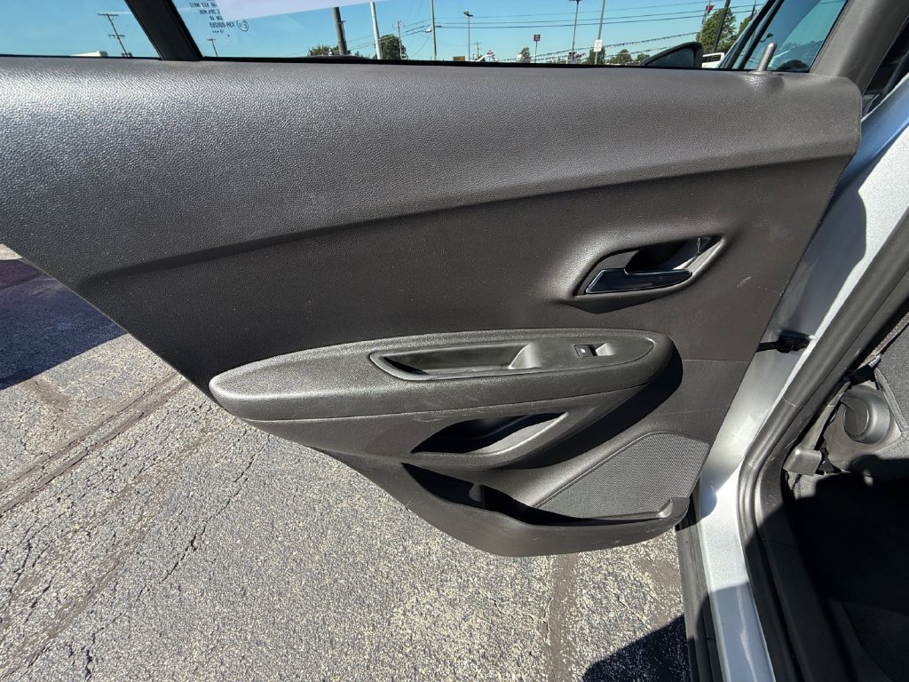 Used 2020 Chevrolet Trax LS w/ Tint and Cruise Package FWD image 21