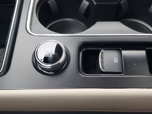 New 2026 Lincoln Corsair Premiere image 24