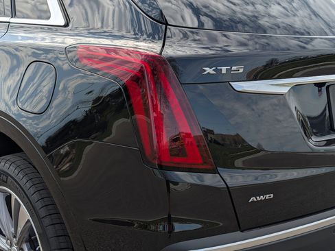 New 2025 Cadillac XT5 Premium Luxury w/ LPO, Floor Liner Package AWD/4WD image 8
