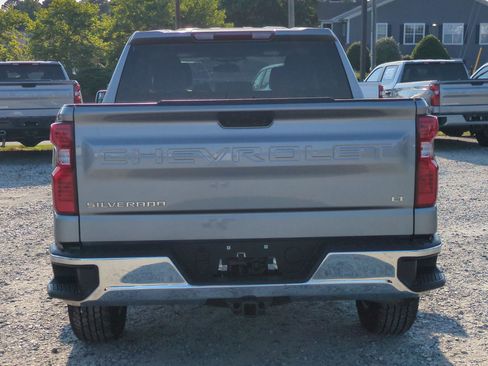 Used 2023 Chevrolet Silverado 1500 LT AWD/4WD image 9