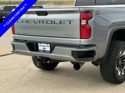 Used 2024 Chevrolet Silverado 2500 High Country w/ High Country Premium Package AWD/4WD image 8
