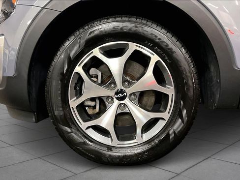 Used 2022 Kia Telluride EX w/ Towing Package image 10