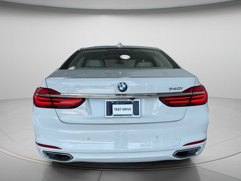 Used 2019 BMW 740i RWD image 4