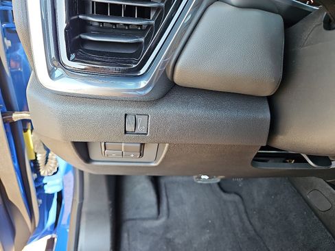 New 2026 GMC Canyon Elevation w/ Convenience Package image 15