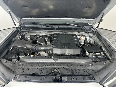 Used 2016 Toyota 4Runner SR5 RWD image 33