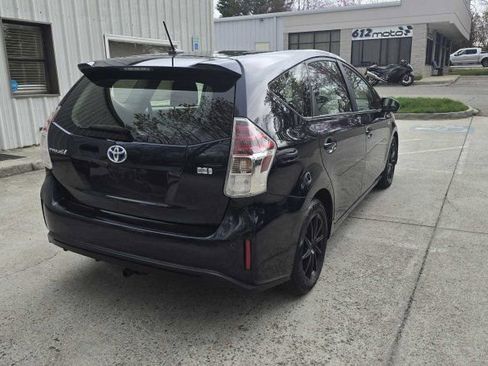 Used 2017 Toyota Prius V Three w/ Carpet Mat Package image 5