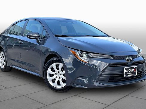 Used 2023 Toyota Corolla LE FWD image 3