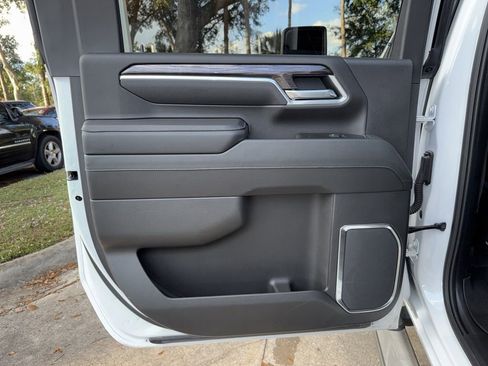 Used 2025 Chevrolet Silverado 2500 LTZ w/ LTZ Premium Package image 32