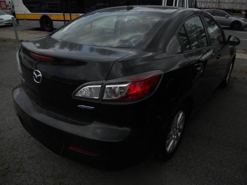 Used 2012 MAZDA MAZDA3 i Grand Touring w/ Tech Pkg FWD image 3