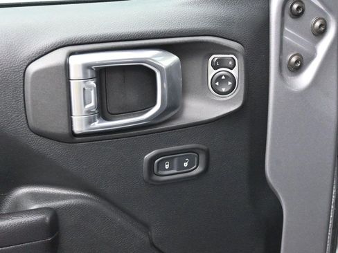 Used 2021 Jeep Wrangler Unlimited Sport AWD/4WD image 12