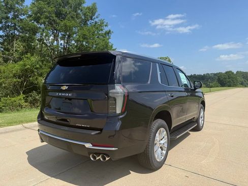 Used 2026 Chevrolet Tahoe Premier w/ Sun And Tow Package AWD/4WD image 3