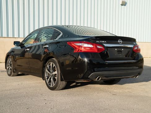 Used 2016 Nissan Altima 2.5 SR image 14