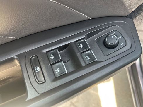 Used 2022 Volkswagen Atlas Cross Sport SEL R-Line AWD/4WD image 15