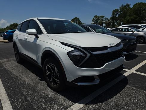 Certified 2023 Kia Sportage LX AWD/4WD image 2