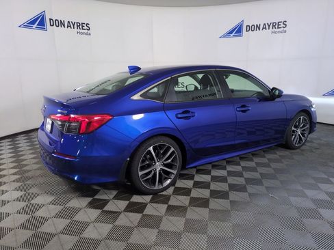 Used 2024 Honda Civic Touring image 5