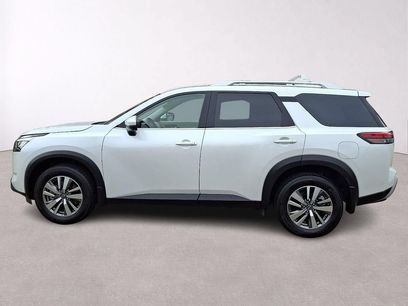 Used 2025 Nissan Pathfinder SL