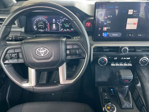 Certified 2024 Toyota Tacoma TRD Off-Road image 11