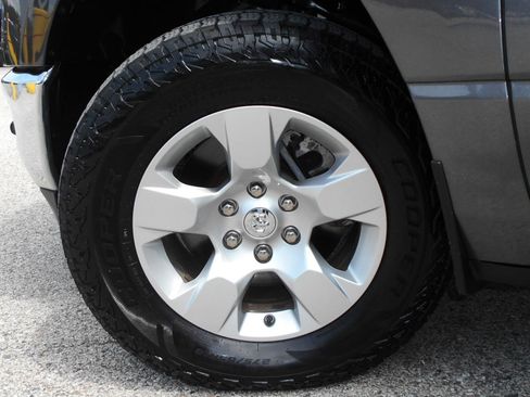 Certified 2023 RAM 1500 Big Horn AWD/4WD image 10