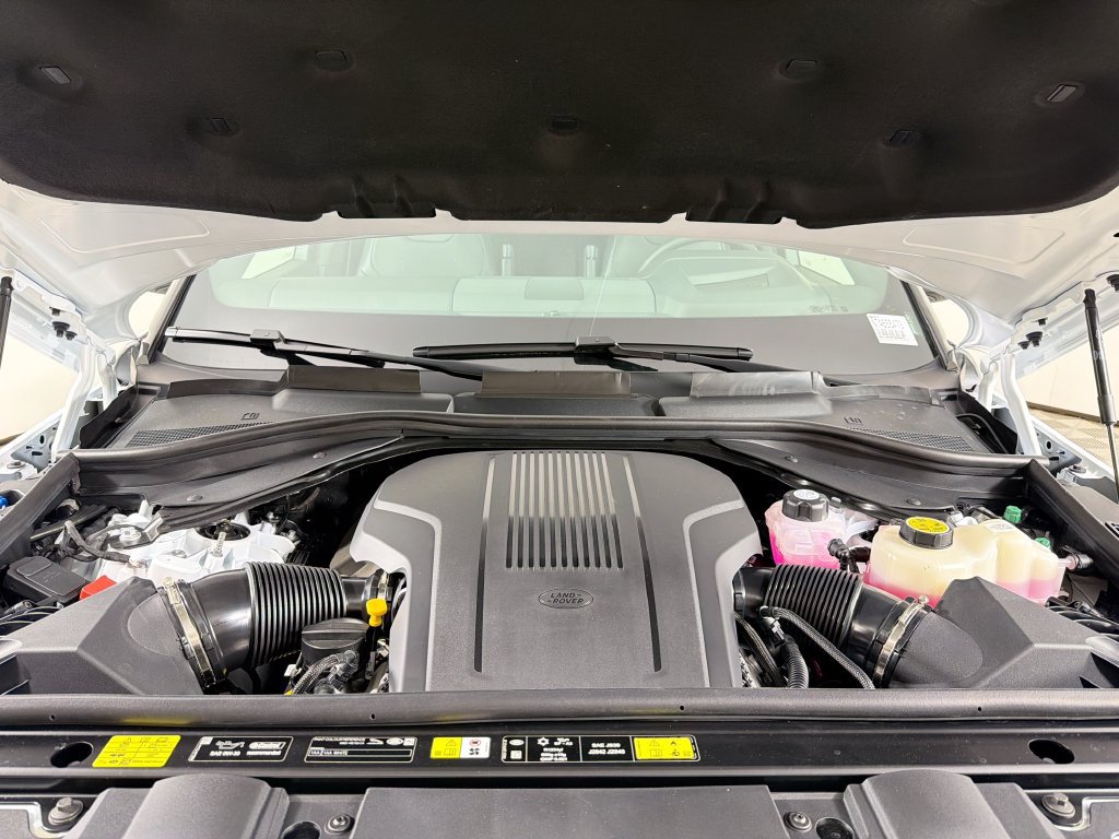 New 2026 Land Rover Range Rover Sport Dynamic SE AWD/4WD image 32