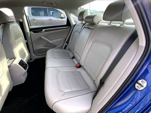 Used 2016 Volkswagen Passat 1.8T SE image 19