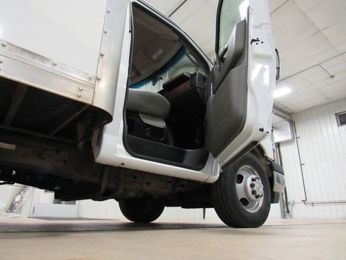 Used 2020 Chevrolet Express 3500 w/ Power Convenience Package RWD image 30