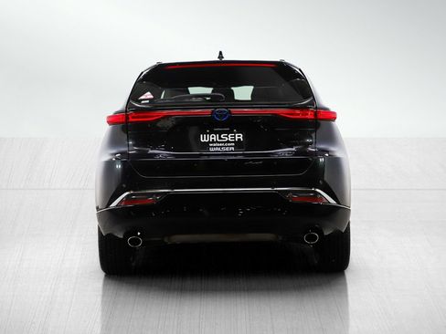 Used 2024 Toyota Venza Nightshade image 4