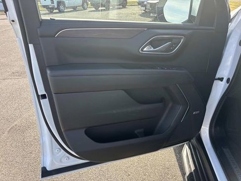 Used 2024 Chevrolet Suburban LT image 26