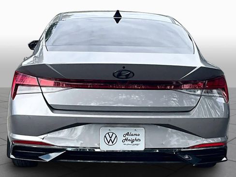 Used 2023 Hyundai Elantra Limited image 5