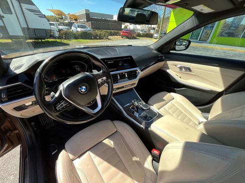 Used 2019 BMW 330i xDrive Sedan w/ Premium Package image 10