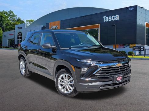 Used 2025 Chevrolet TrailBlazer LS w/ LS Convenience Package AWD/4WD image 1