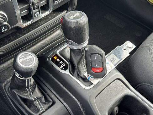 Used 2023 Jeep Wrangler Sahara image 34