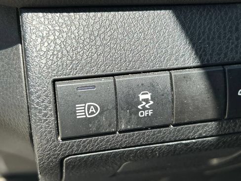 Used 2023 Toyota Camry SE FWD image 23