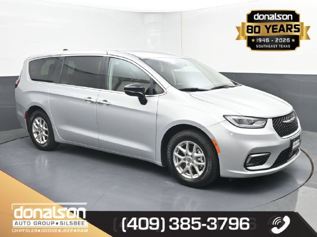 Used 2024 Chrysler Pacifica Touring-L FWD image 1