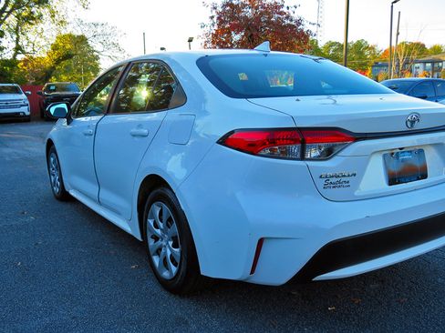 Used 2020 Toyota Corolla LE image 31