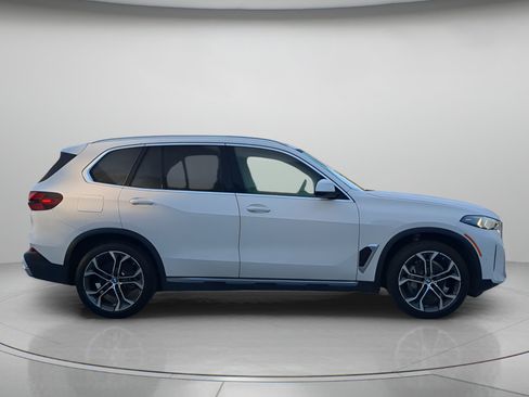 Used 2025 BMW X5 sDrive40i w/ Premium Package RWD image 39